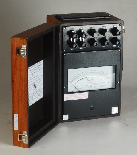 Đồng hồ đo dòng điện cho nguồn AC/DC để bàn - AE/ Ấn độ